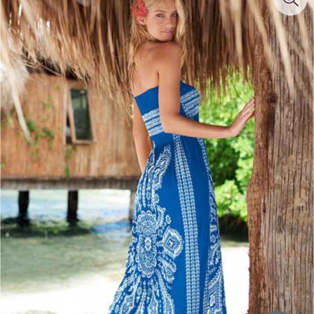 NWT Venus bandeau maxi dress cover-up at beach or pool. Blue and white. Size XS.